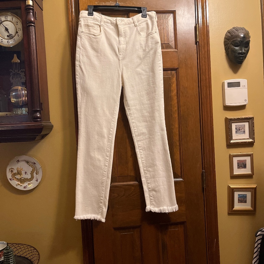 Like New Pilcro Brand/Anthropologie Cream Color Straight Leg Jeans. Sz. 30.